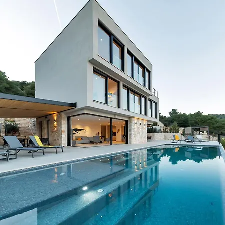 Issa Hills Infinity Pool & Panoramic Sea View Βις
