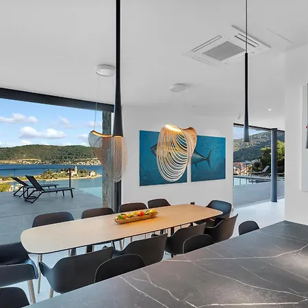 Issa Hills Infinity Pool & Panoramic Sea View Vis